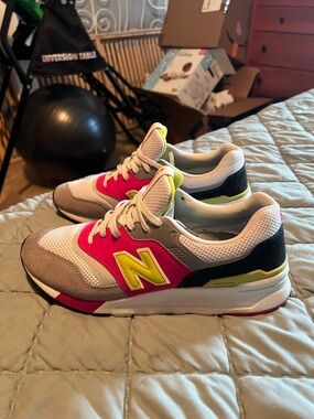 New Balance Multicolor 997h- Pink & Yellow Accents